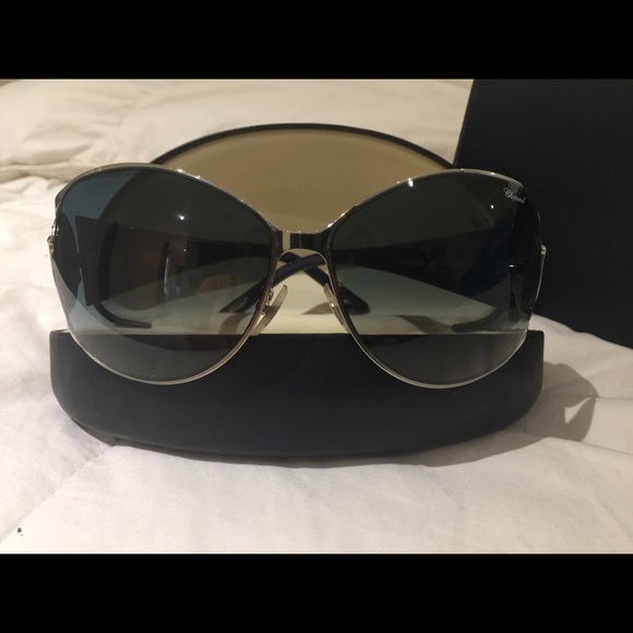 Sunglasses - Picture 2 of 15